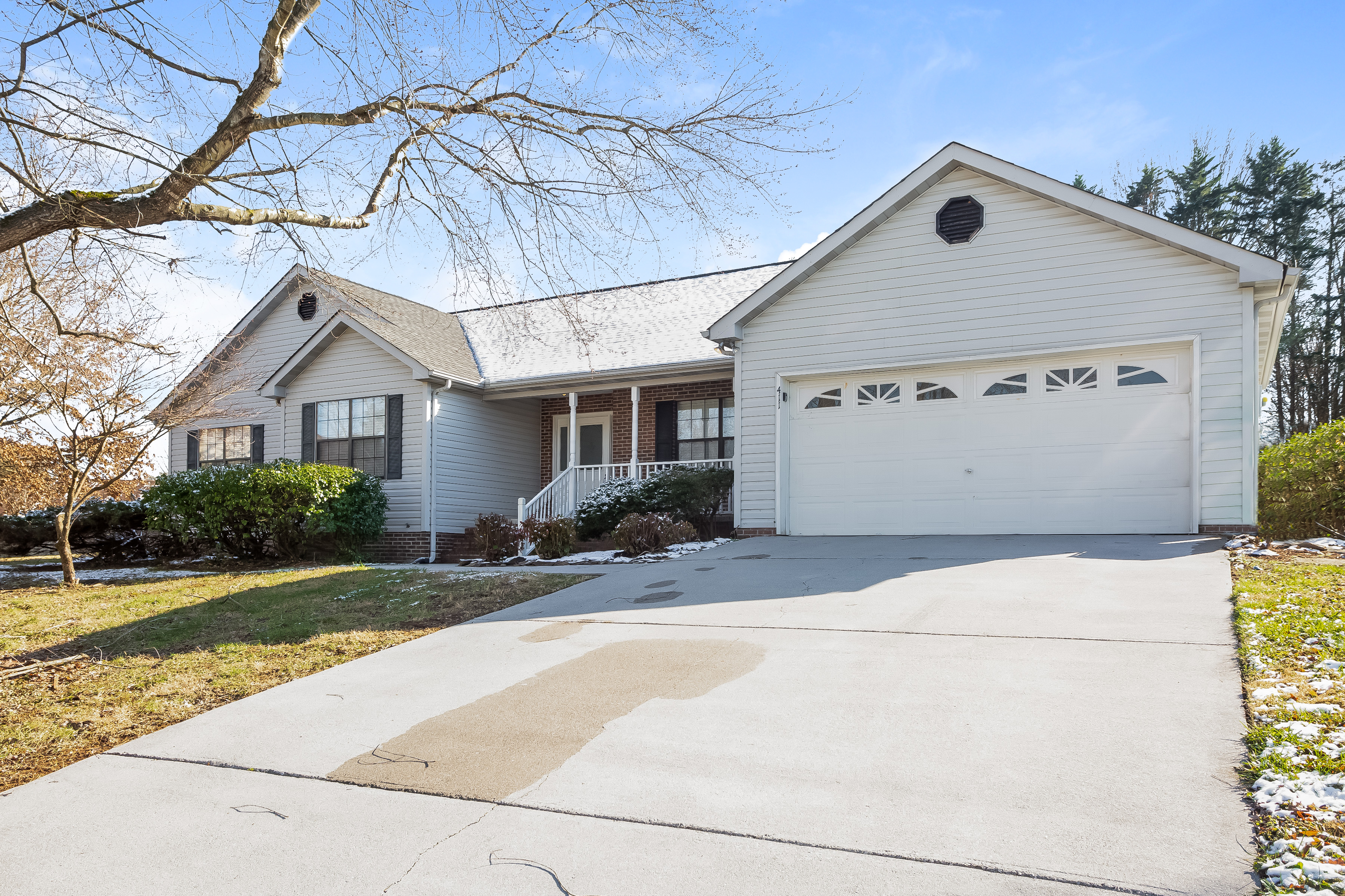 411 LEEDS COURT MARYVILLE, TN 37803